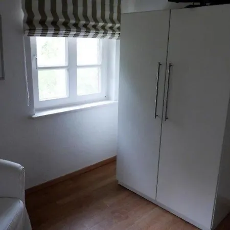 Reetdachhaushaelfte-1 * Böhl