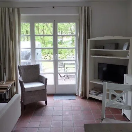 Reetdachhaushaelfte-1 Holiday home Sankt Peter-Ording