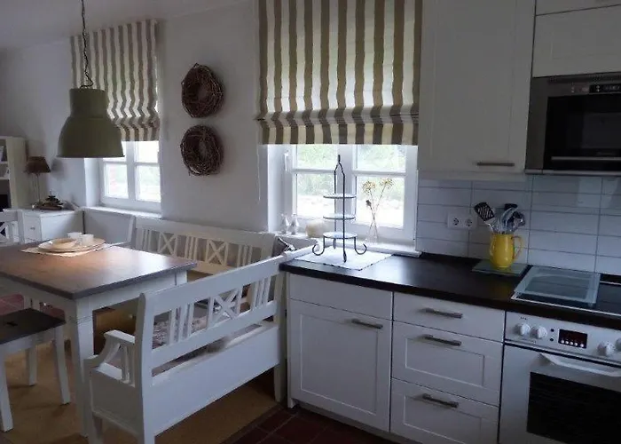 別荘 Reetdachhaushaelfte-1 *