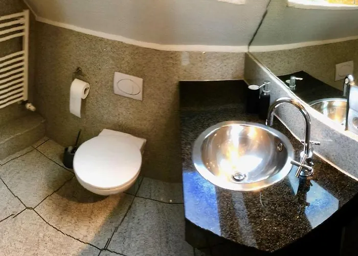 別荘 Reetdachhaushaelfte-1